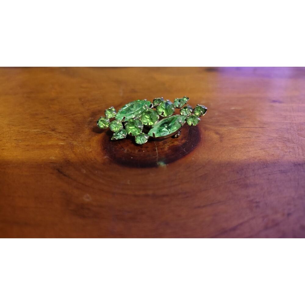 Beautiful Uranium Glass Brooch Vintage - Picture 2 of 8